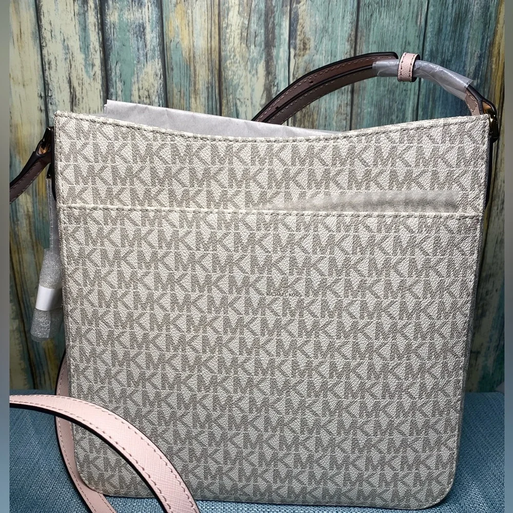MICHAEL KORS JET SET TRAVEL LARGE LOGO MESSENGER BAG - Picture 5 of 9